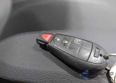 2017 Jeep Cherokee Latitude 4X4 из США, поврежденный, VIN 1C4PJMCB2HW621930